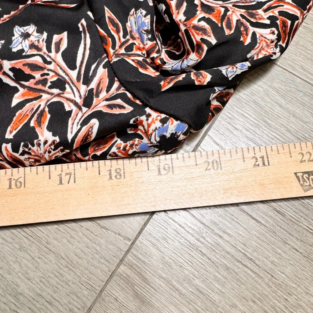 Free People Santiago Print‎ Black Floral Smocked Cropped Peasant Blouse Large L